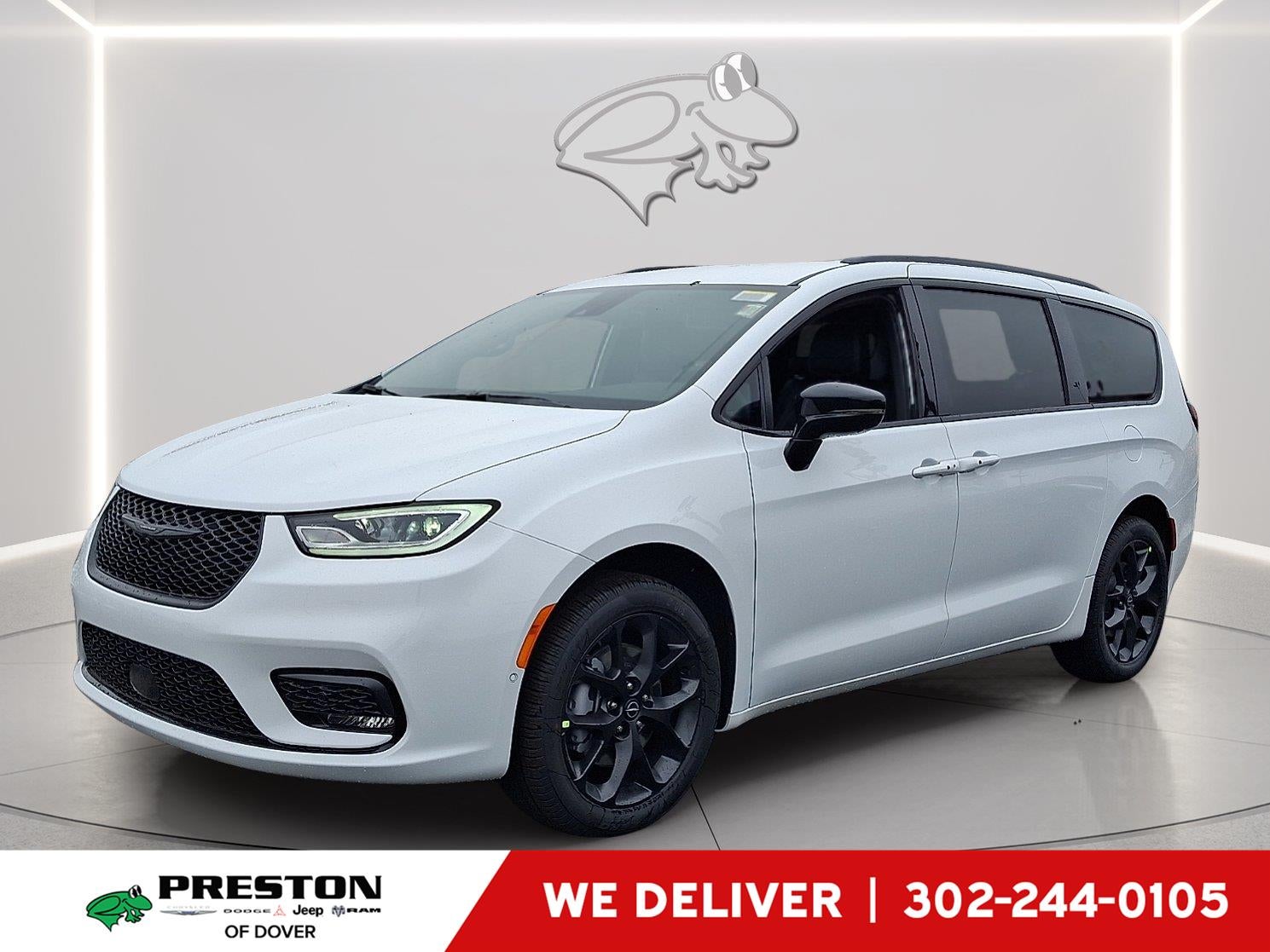 2026 Chrysler Pacifica Select in Bright White Clearcoat — front three-quarter view
