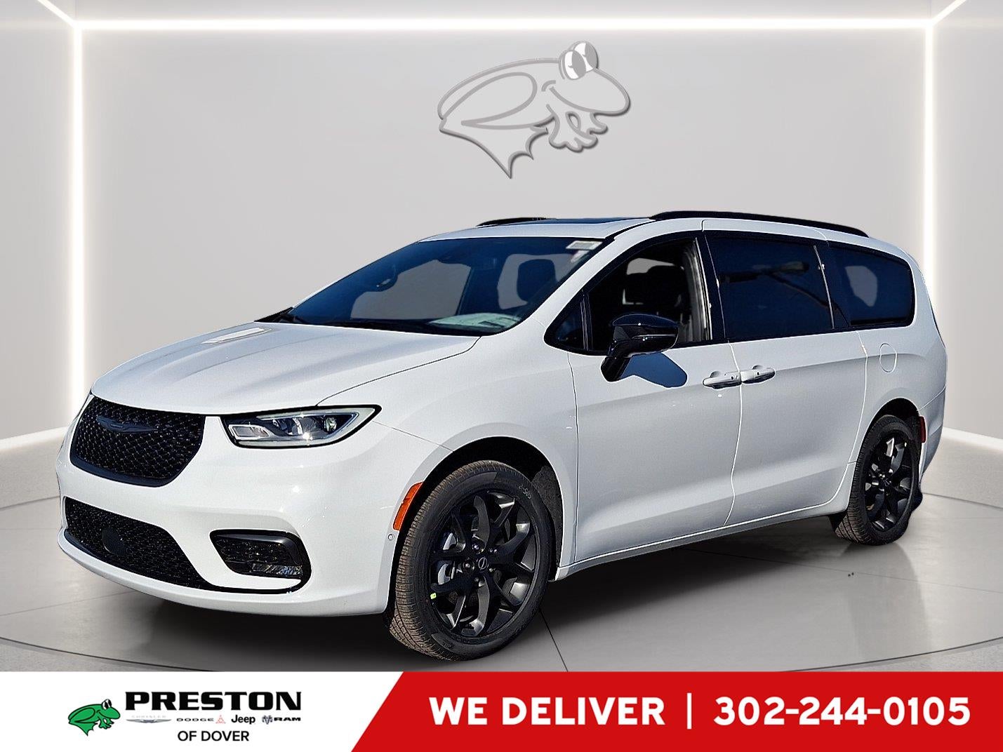 2026 Chrysler Pacifica Limited in Pw7 Bright White Clear Coat — front three-quarter view